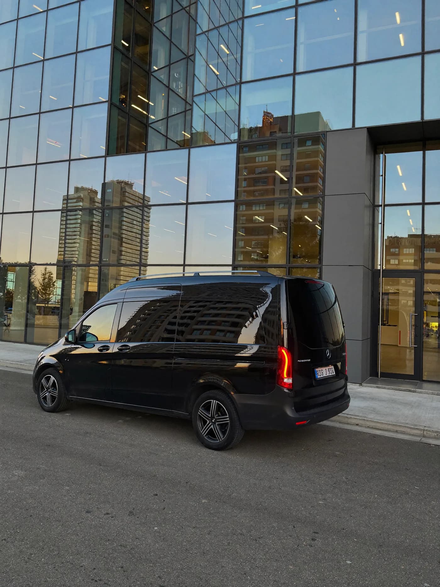 Mercedes V-Class en el aeropuerto Charles de Gaulle