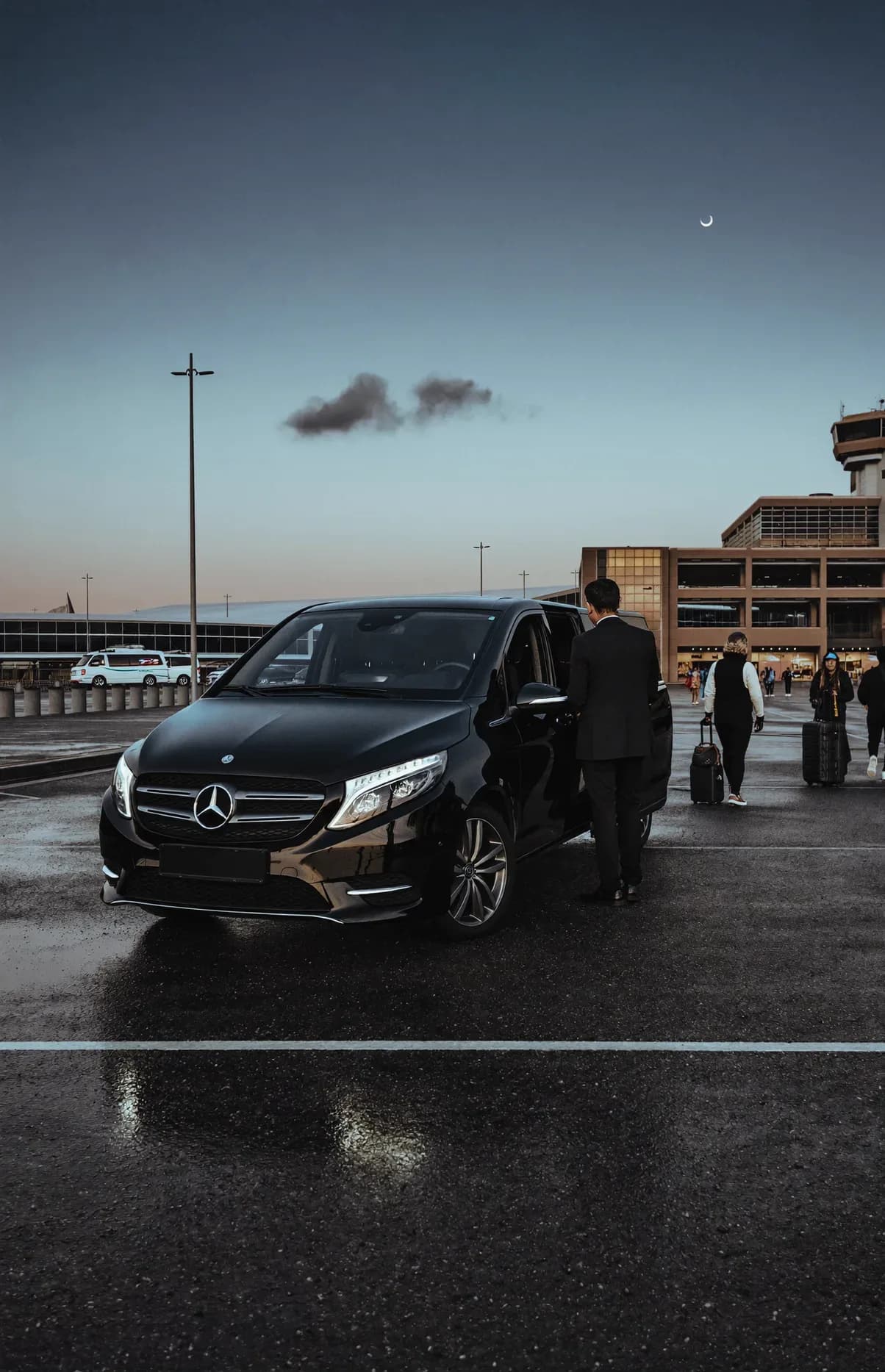 Chófer privado Mercedes V-Class para traslado CDG a París