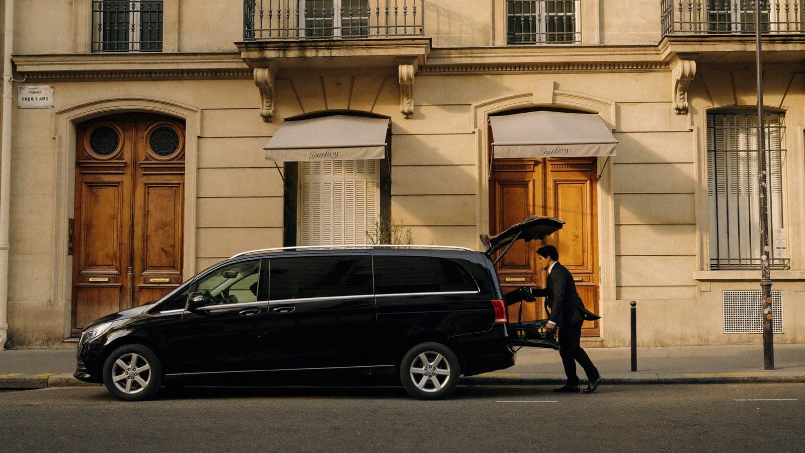 KAR GO Mercedes V-Class private transfer Paris hotel pickup CDG airport departure morning