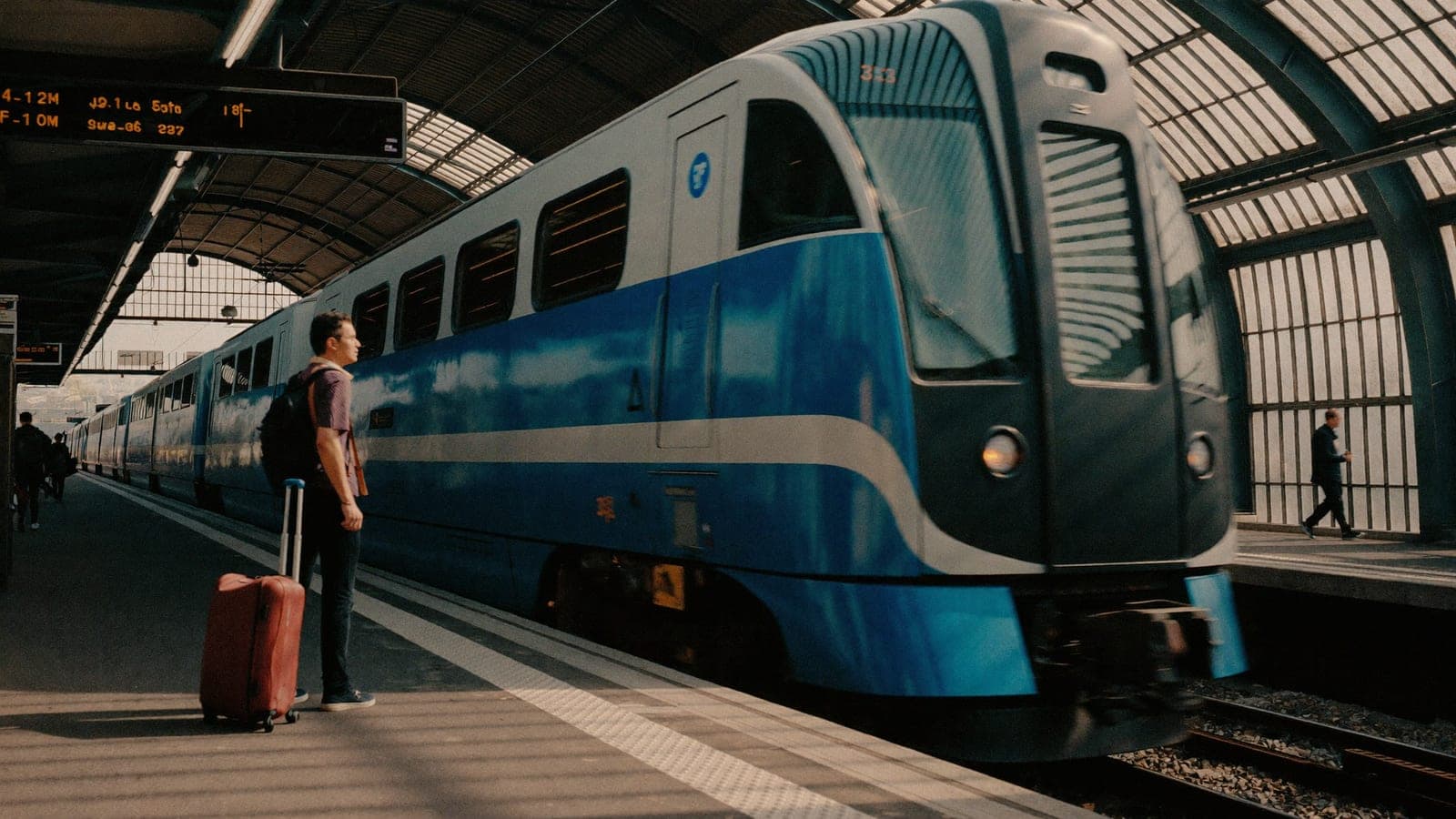 RER B train Paris Gare du Nord platform commuter rail CDG airport departure