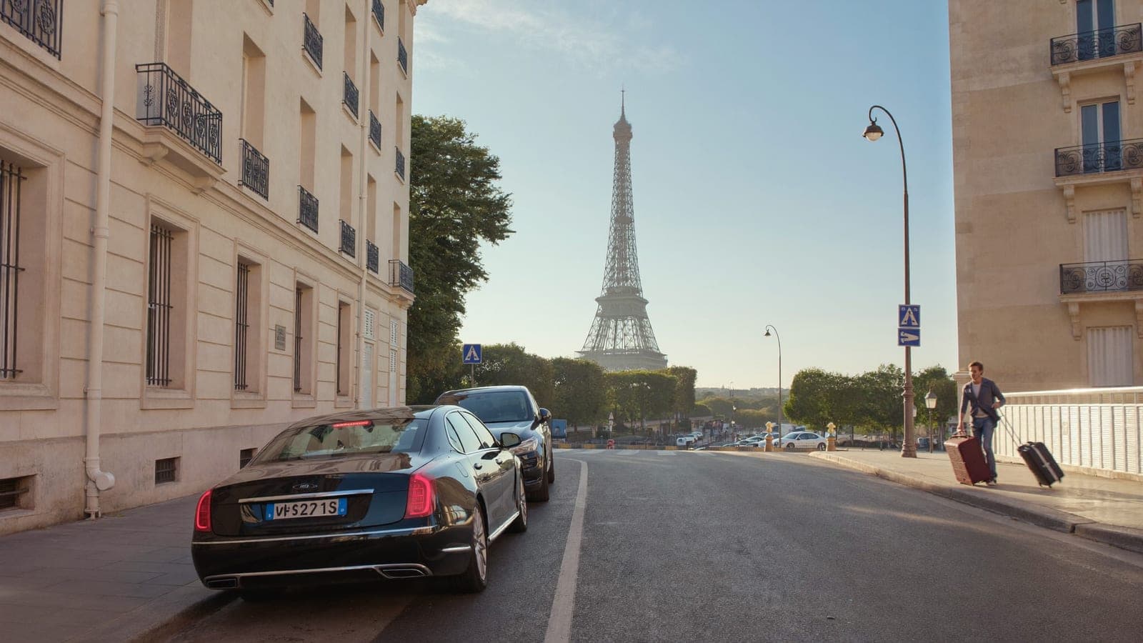 Paris city centre Eiffel Tower view morning departure CDG airport taxi private transfer