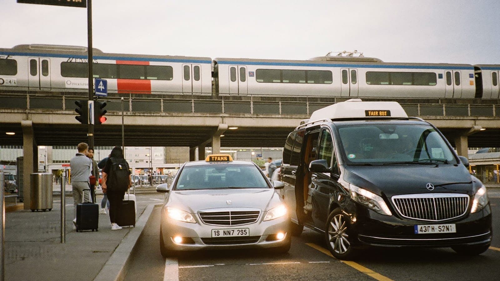 RER B train, Paris taxi and private Mercedes transfer options at Charles de Gaulle airport